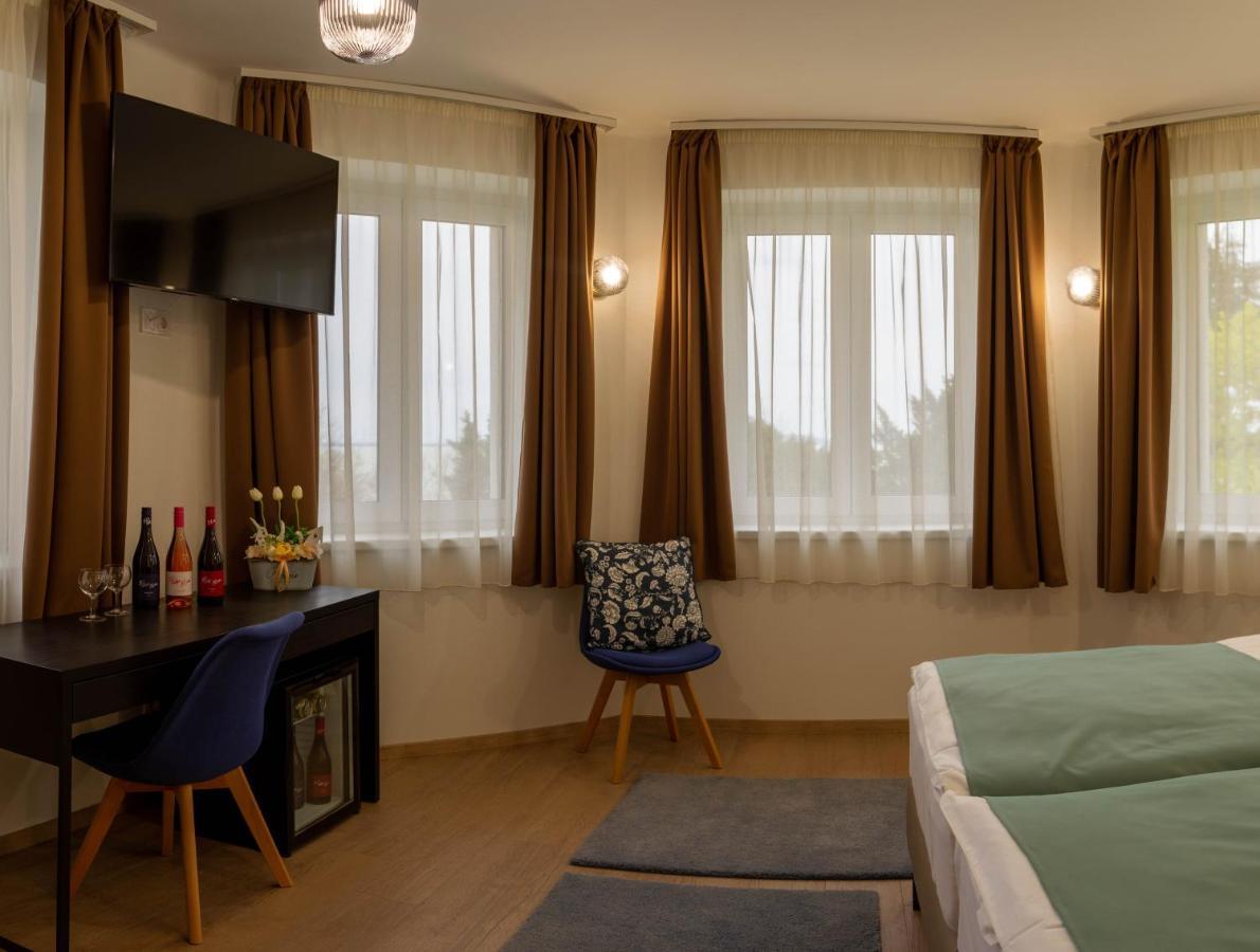 Villa Philip Noir Révfülöp 外观 照片
